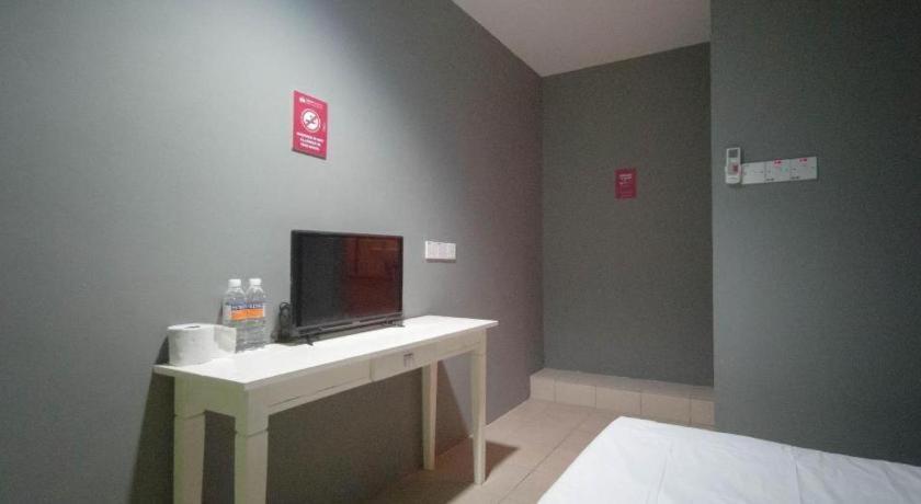 Koptel Budget Hotel Kuching Extérieur photo
