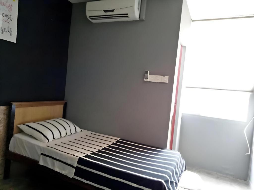 Koptel Budget Hotel Kuching Extérieur photo